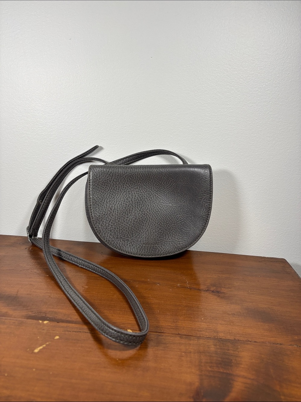 Matt & Nat Classic Gray Half-Moon Crossbody Vegan Leather Bag 2 Pockets Woman